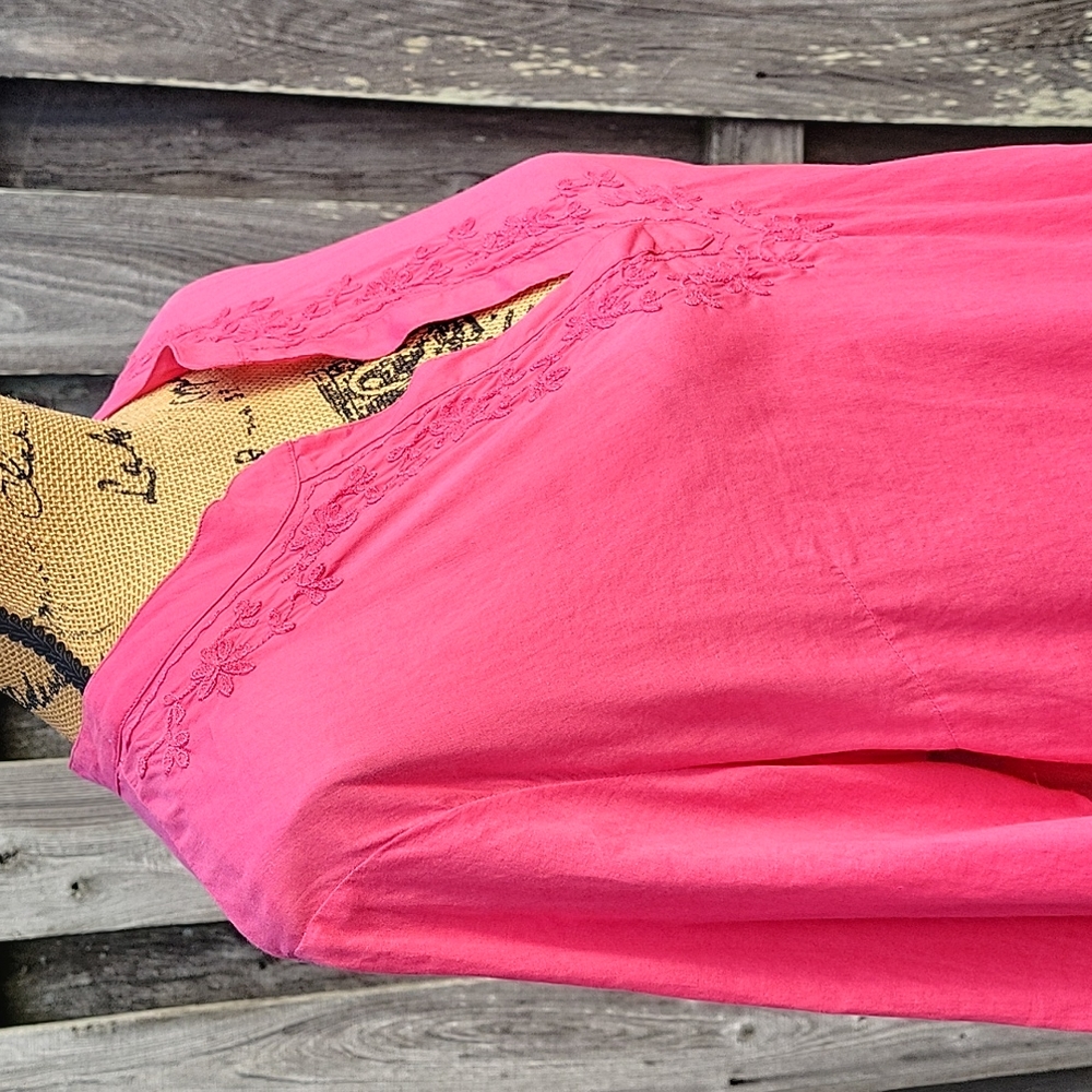 Liz Lange 100% Cotton Embroidered Maternity Top - Picture 13 of 17